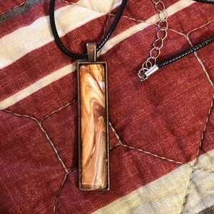 Elegant Brown Pendant Necklace